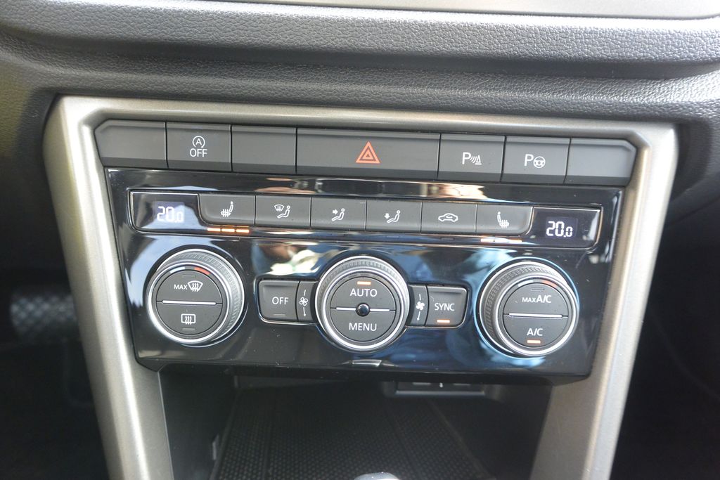 Volkswagen T-Roc 1.5TSi DSG 76tis km 110kW