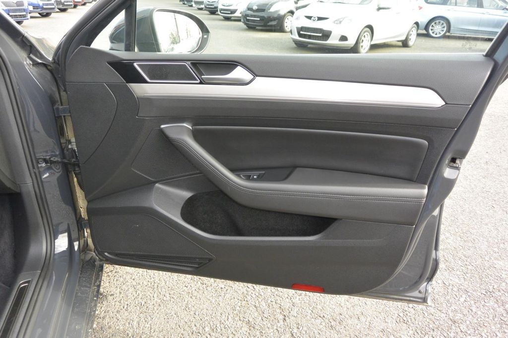 Volkswagen Passat 2.0TDi DSG, LED, NAVI 110kW