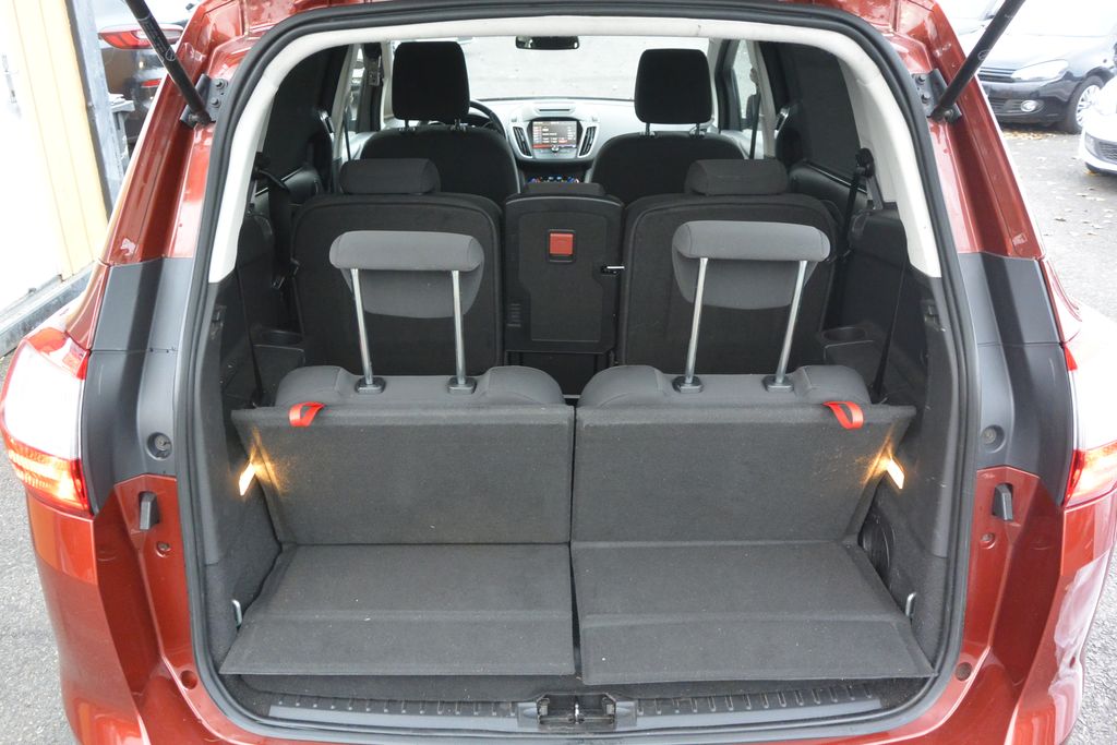 Ford Grand C-Max 1.5TDCi 88kW 7míst*NAVI 88kW