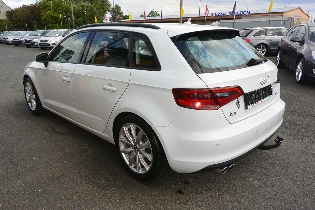 Audi A3 2.0TDi Spotback 110kW Xenon 110kW