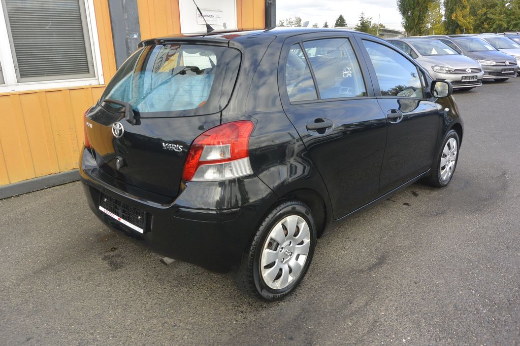 Toyota Yaris 1.3VVT-i 6kv 70tis km 73kW