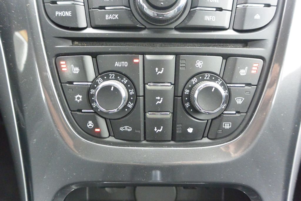 Opel Astra 2.0CDTi 121kW Xenon 121kW