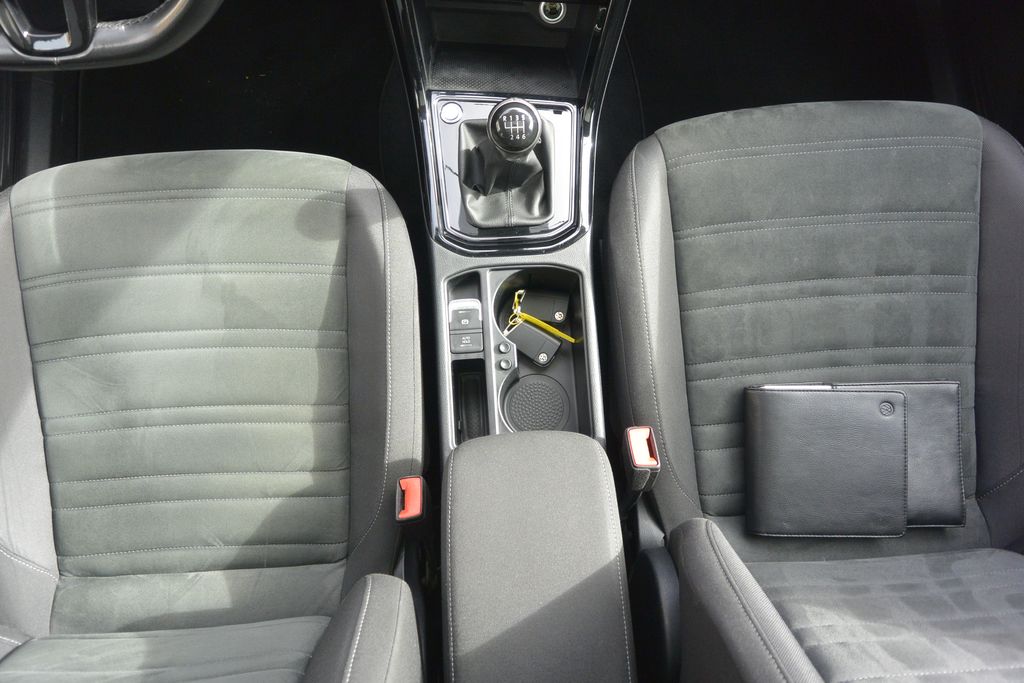 Volkswagen Touran 2.0TDi 110kW PANORAMA*NAVI*LED 110kW