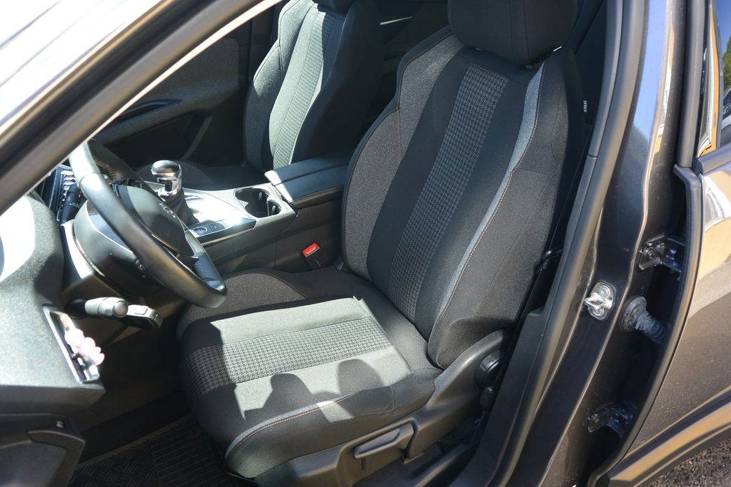 Peugeot 3008 1.2 PureTech 96kW * DPH * 96kW