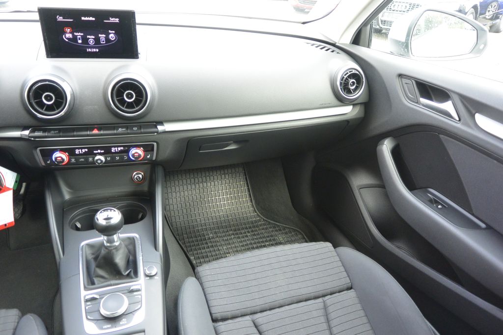 Audi A3 2.0TDi Spotback 110kW Xenon 110kW