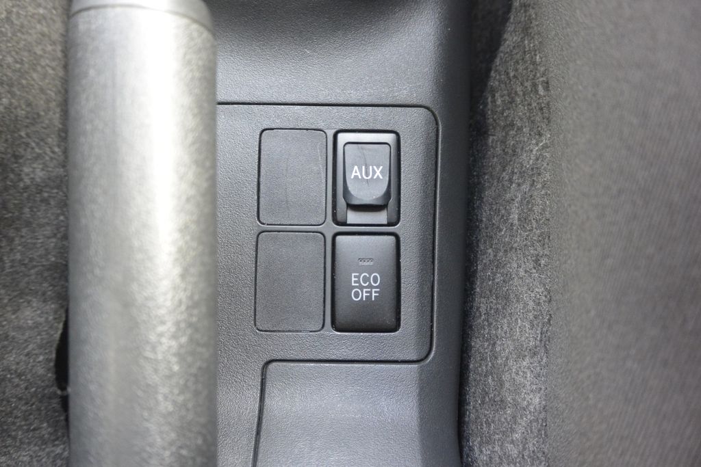 Toyota Yaris 1.3VVT-i 6kv 70tis km 73kW