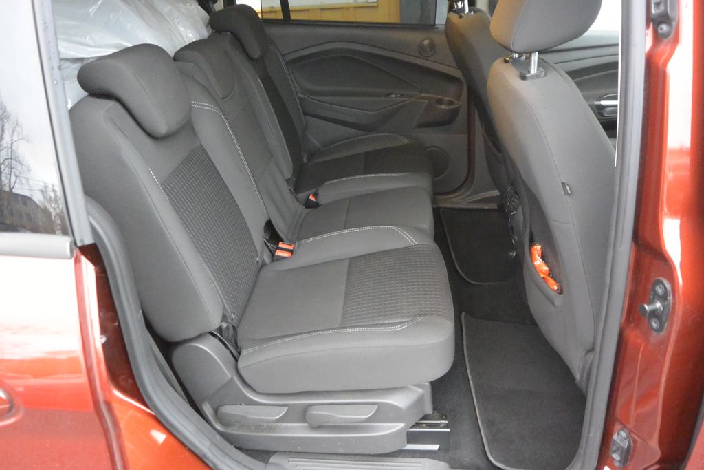 Ford Grand C-Max 1.5TDCi 88kW 7míst*NAVI 88kW