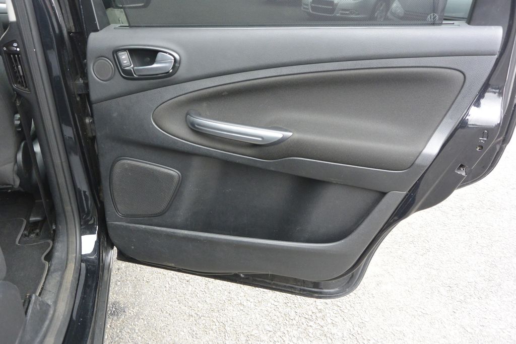 Ford S-Max 2.2TDCi AT Titanium 7míst 147k 147kW