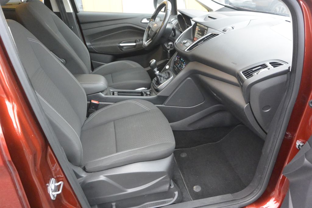 Ford Grand C-Max 1.5TDCi 88kW 7míst*NAVI 88kW