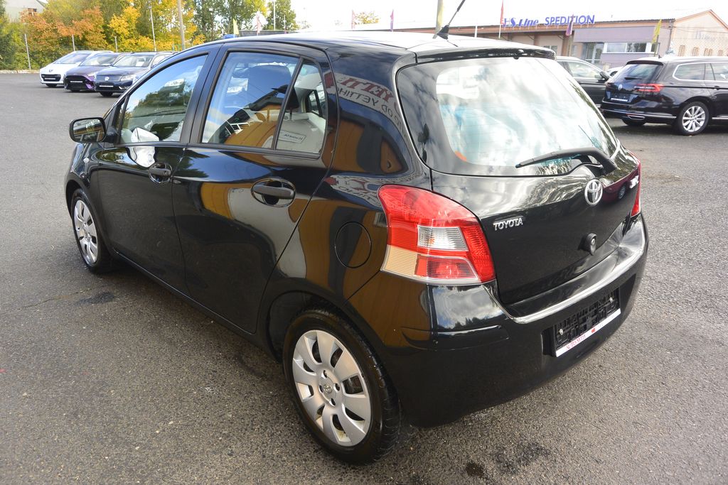 Toyota Yaris 1.3VVT-i 6kv 70tis km 73kW