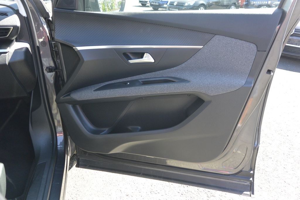 Peugeot 3008 1.2 PureTech 96kW * DPH * 96kW