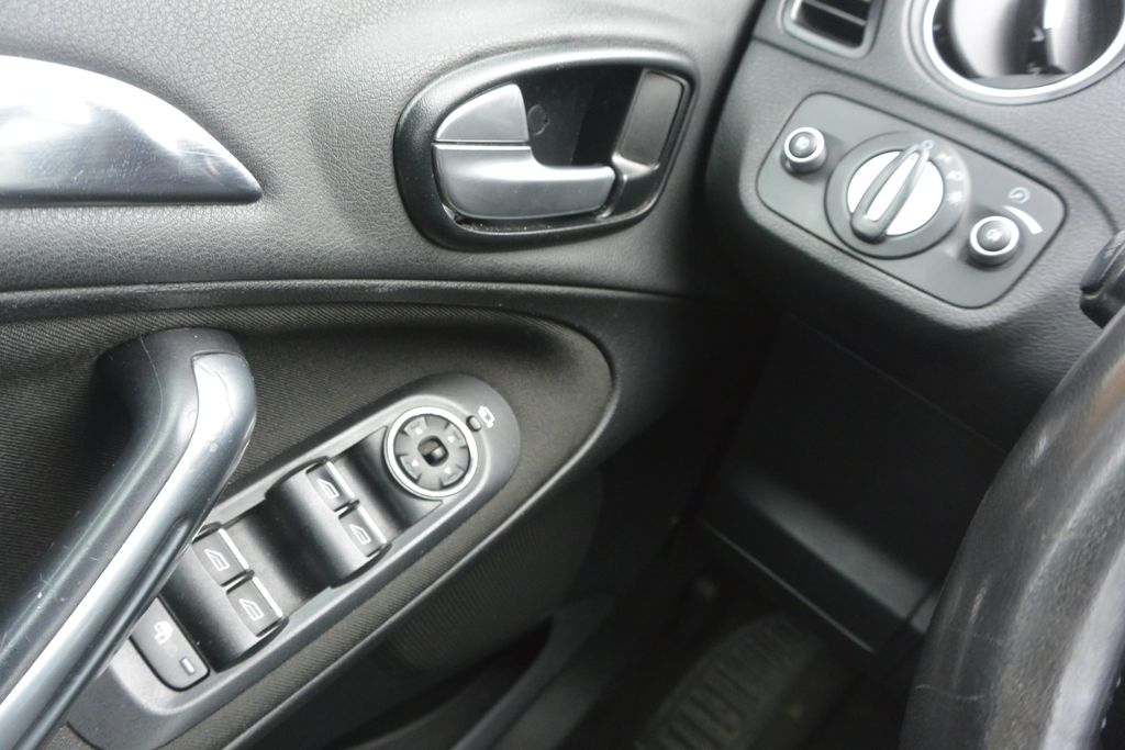 Ford S-Max 2.2TDCi AT Titanium 7míst 147k 147kW