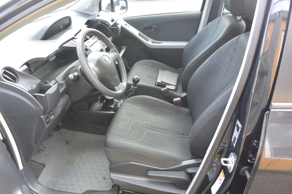 Toyota Yaris 1.3VVT-i 6kv 70tis km 73kW