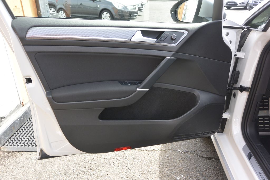 Volkswagen Golf 2.0TDi Alltrack DSG 4×4 DPH 135kW