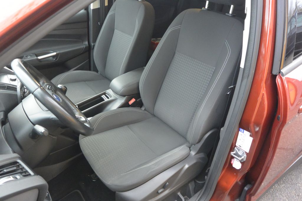 Ford Grand C-Max 1.5TDCi 88kW 7míst*NAVI 88kW