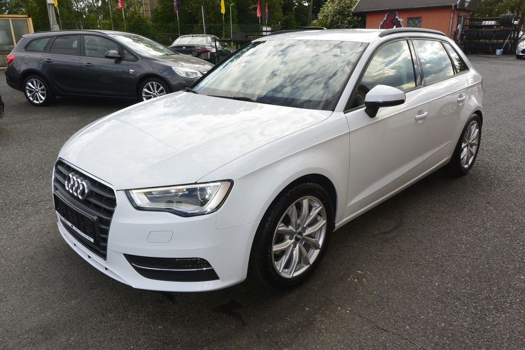 Audi A3 2.0TDi Spotback 110kW Xenon 110kW