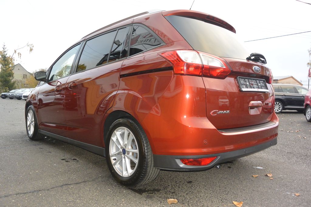 Ford Grand C-Max 1.5TDCi 88kW 7míst*NAVI 88kW