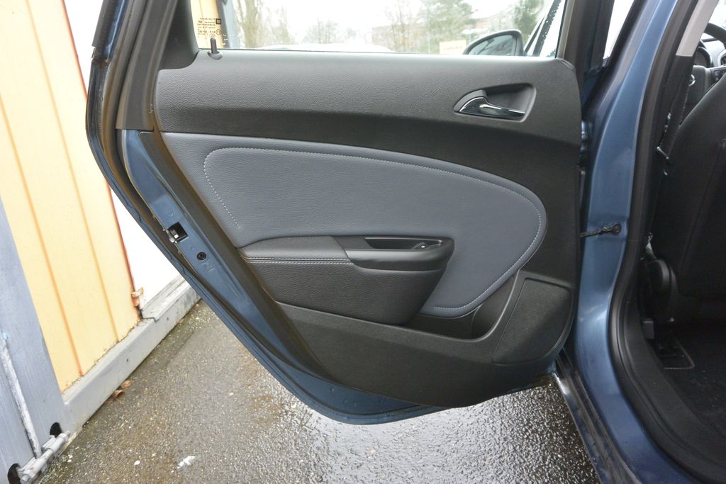 Opel Astra 2.0CDTi 121kW Xenon 121kW