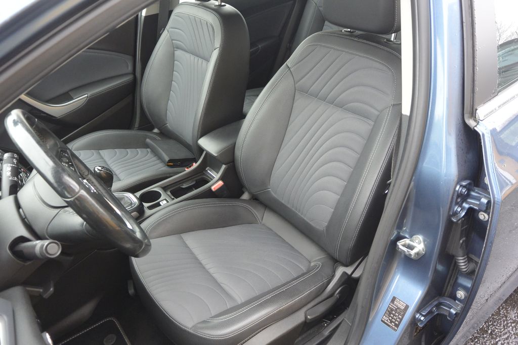 Opel Astra 2.0CDTi 121kW Xenon 121kW