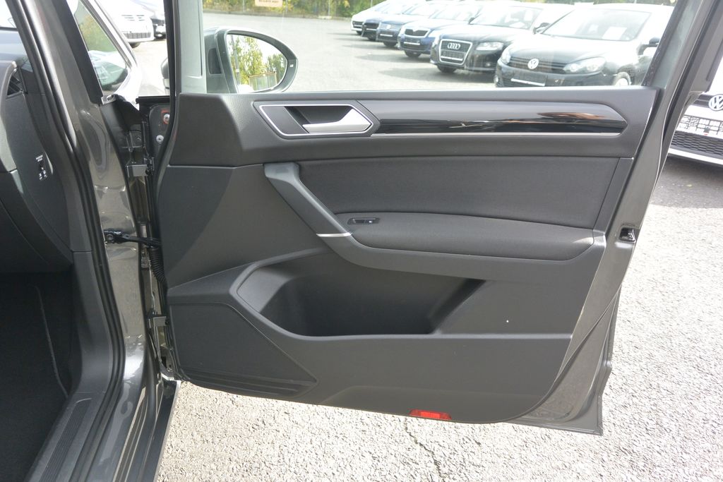 Volkswagen Touran 2.0TDi 110kW PANORAMA*NAVI*LED 110kW