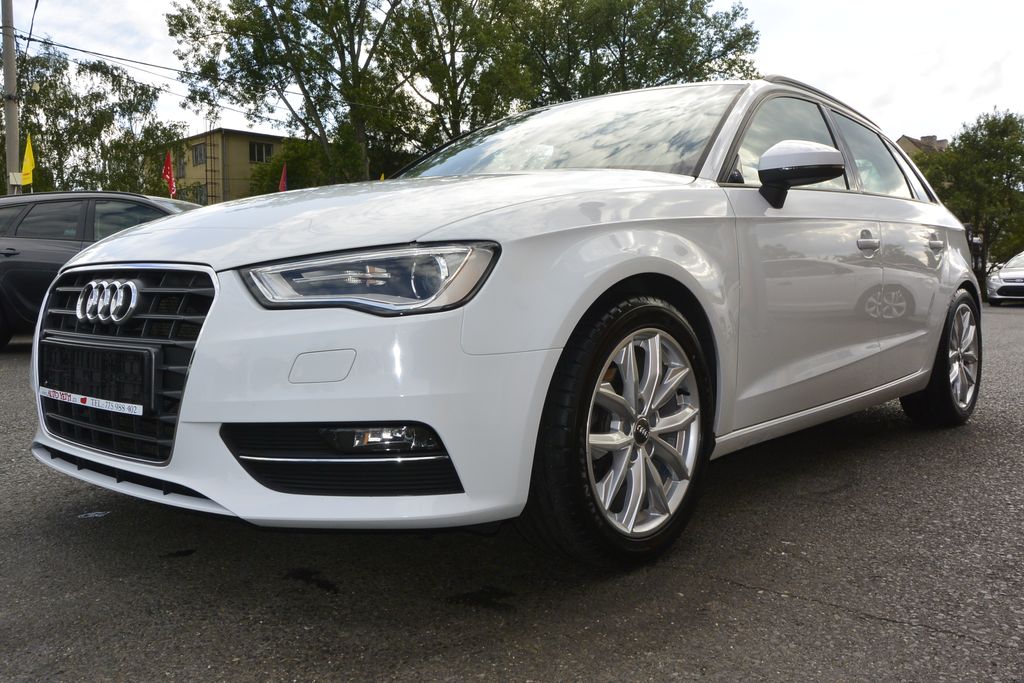 Audi A3 2.0TDi Spotback 110kW Xenon 110kW