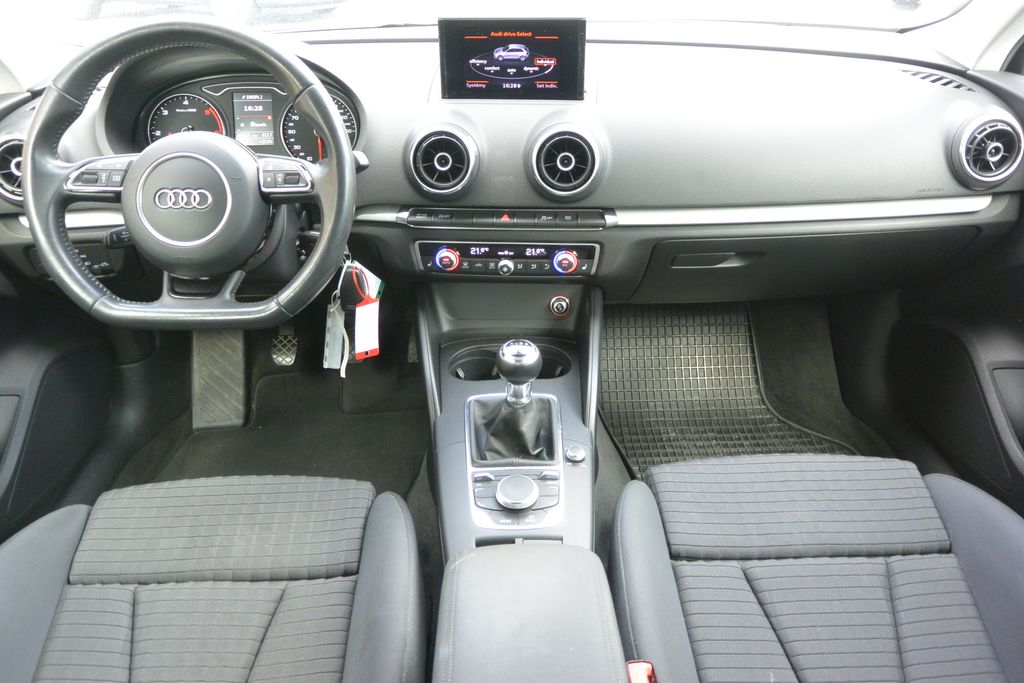 Audi A3 2.0TDi Spotback 110kW Xenon 110kW