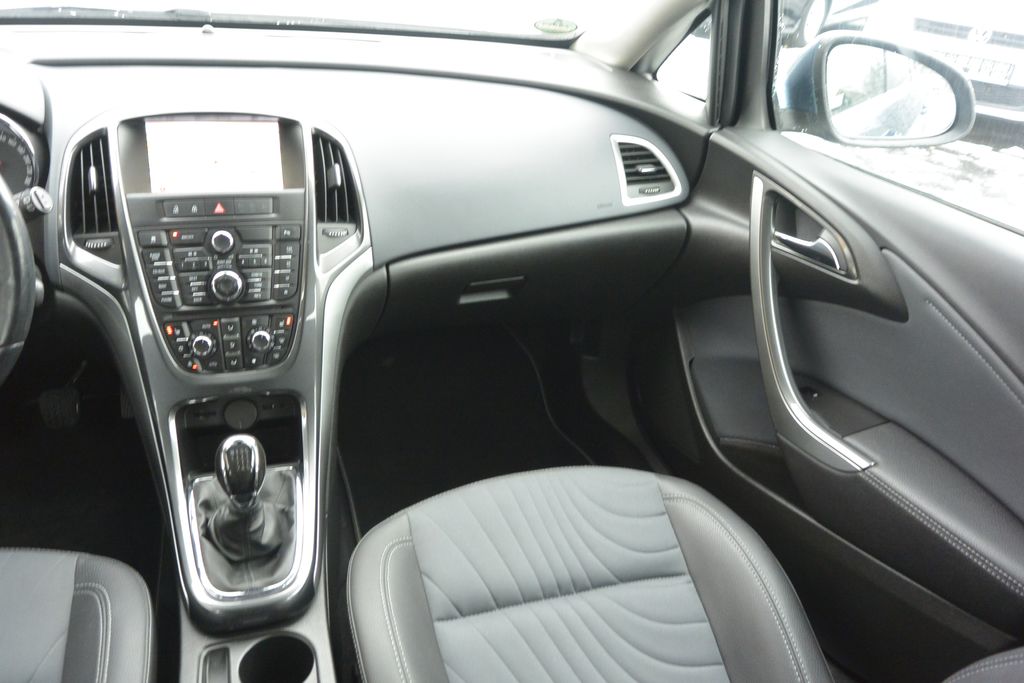 Opel Astra 2.0CDTi 121kW Xenon 121kW