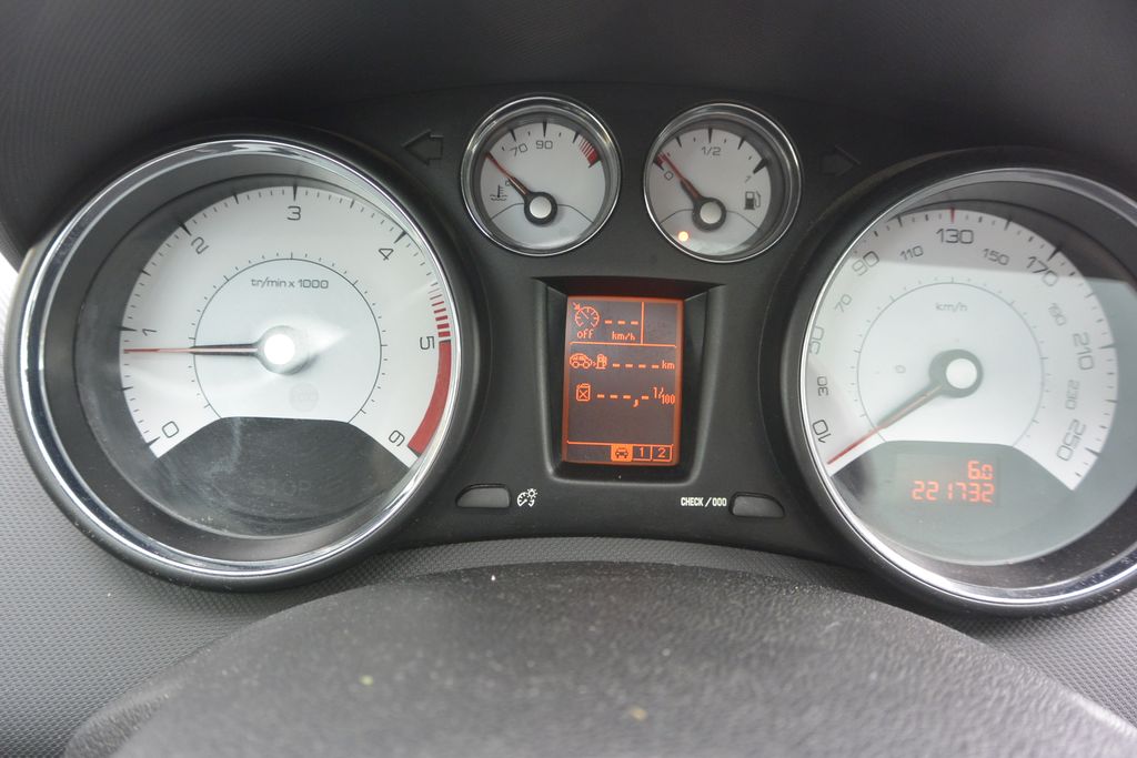 Peugeot 308 2.0HDi SW 7míst 110kW