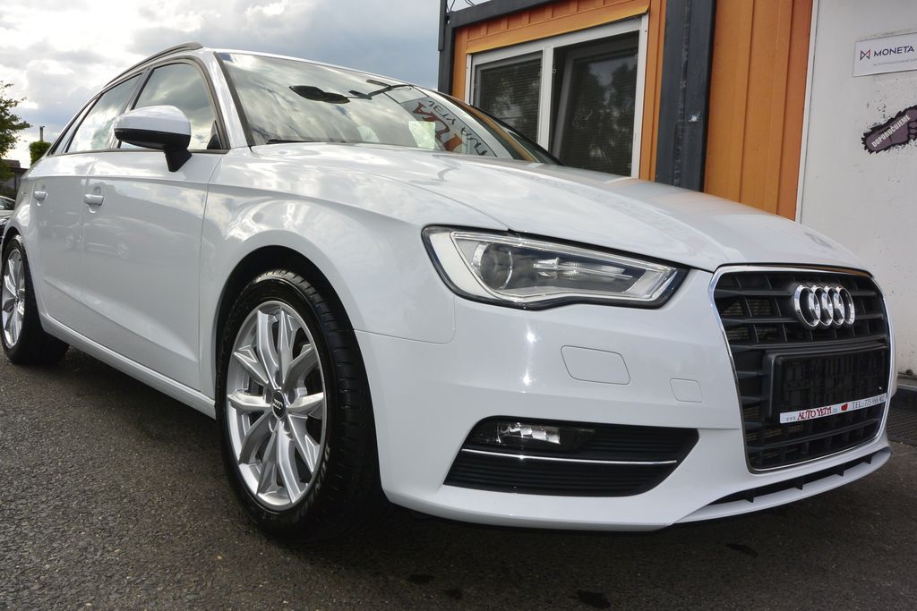 Audi A3 2.0TDi Spotback 110kW Xenon 110kW