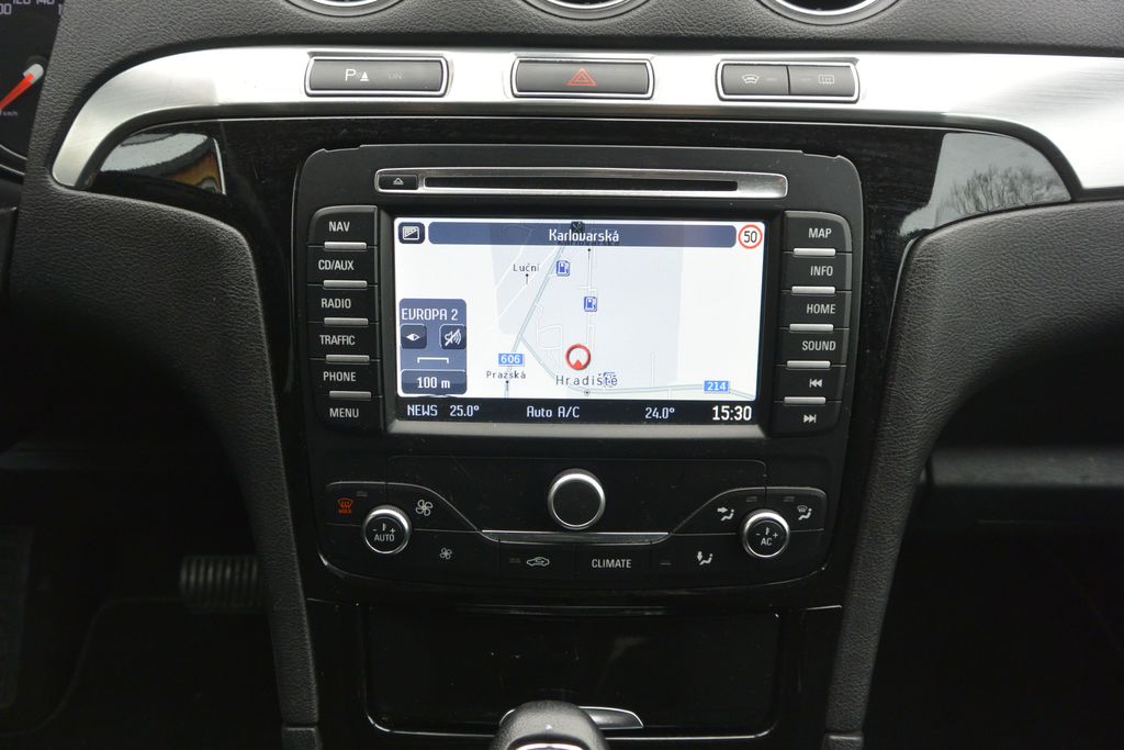 Ford S-Max 2.2TDCi AT Titanium 7míst 147k 147kW