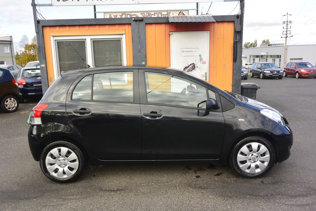 Toyota Yaris 1.3VVT-i 6kv 70tis km 73kW