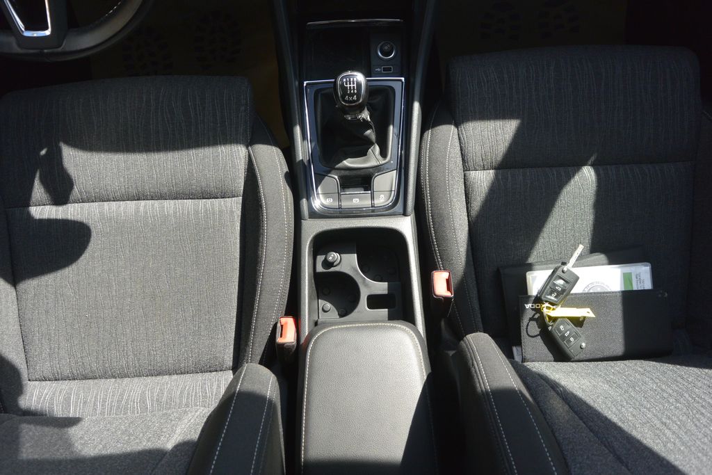 Škoda Karoq 2.0TDi 4×4 STYLE , LED,tažné,N 110kW