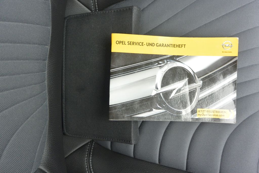 Opel Astra 2.0CDTi 121kW Xenon 121kW