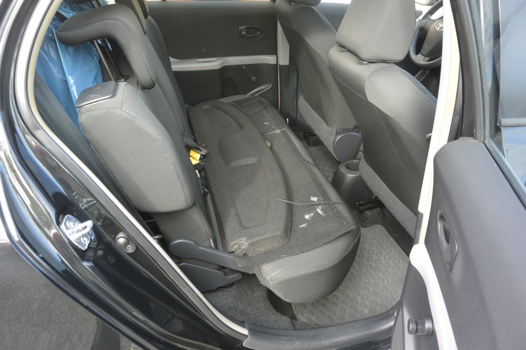 Toyota Yaris 1.3VVT-i 6kv 70tis km 73kW