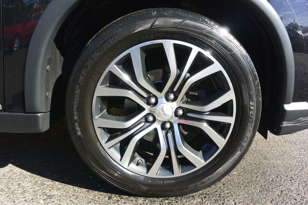 Mitsubishi Outlander 2.2 DI-D 4WD INTENSE 6AT 110kW