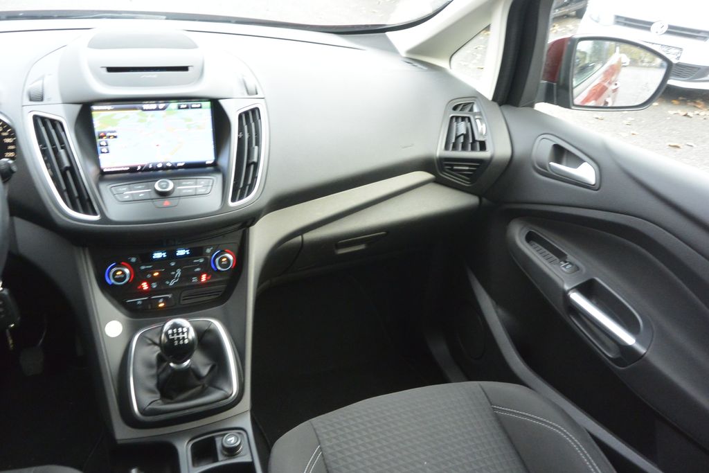 Ford Grand C-Max 1.5TDCi 88kW 7míst*NAVI 88kW