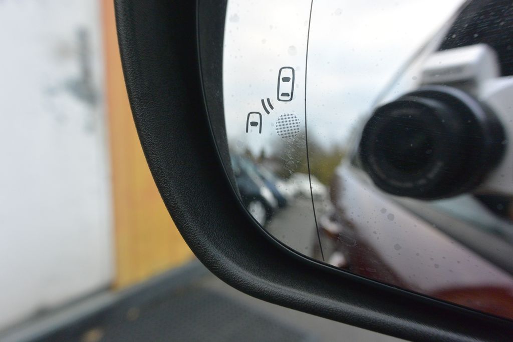 Ford Grand C-Max 1.5TDCi 88kW 7míst*NAVI 88kW