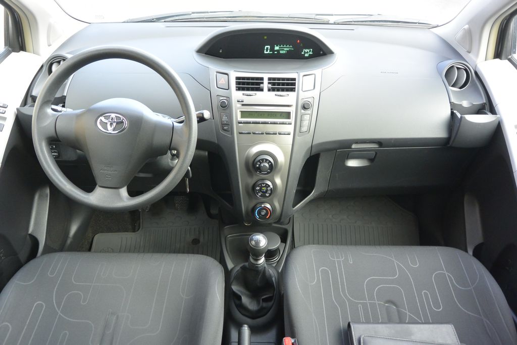 Toyota Yaris 1.3VVT-i 6kv 70tis km 73kW