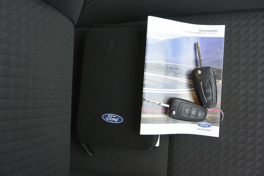 Ford Grand C-Max 1.5TDCi 88kW 7míst*NAVI 88kW