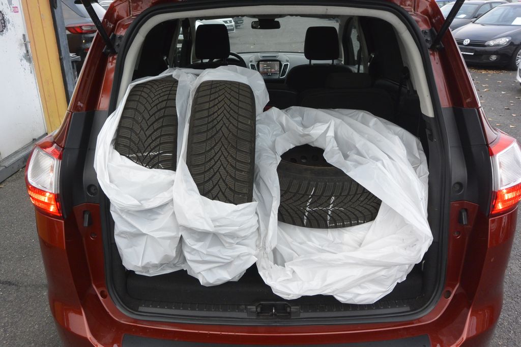 Ford Grand C-Max 1.5TDCi 88kW 7míst*NAVI 88kW