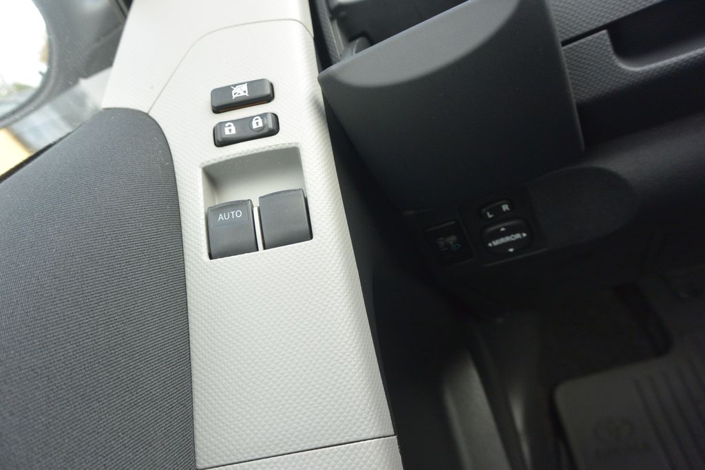 Toyota Yaris 1.3VVT-i 6kv 70tis km 73kW