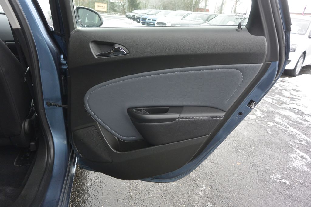 Opel Astra 2.0CDTi 121kW Xenon 121kW