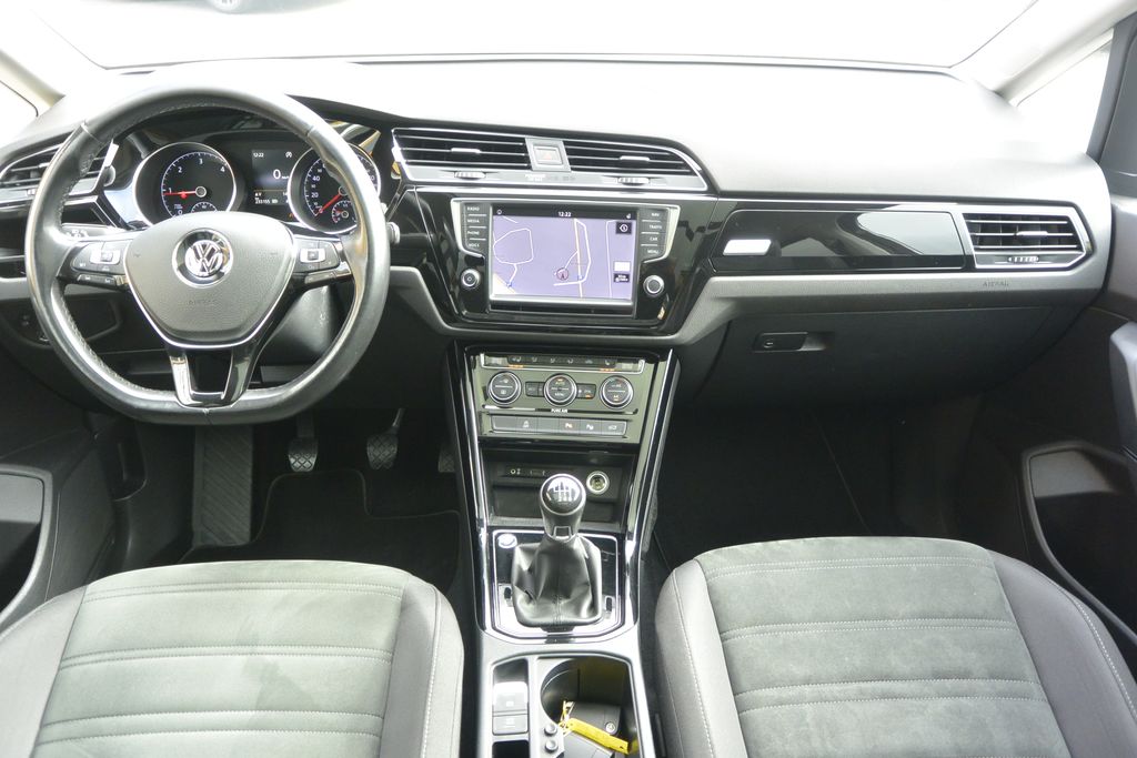 Volkswagen Touran 2.0TDi 110kW PANORAMA*NAVI*LED 110kW