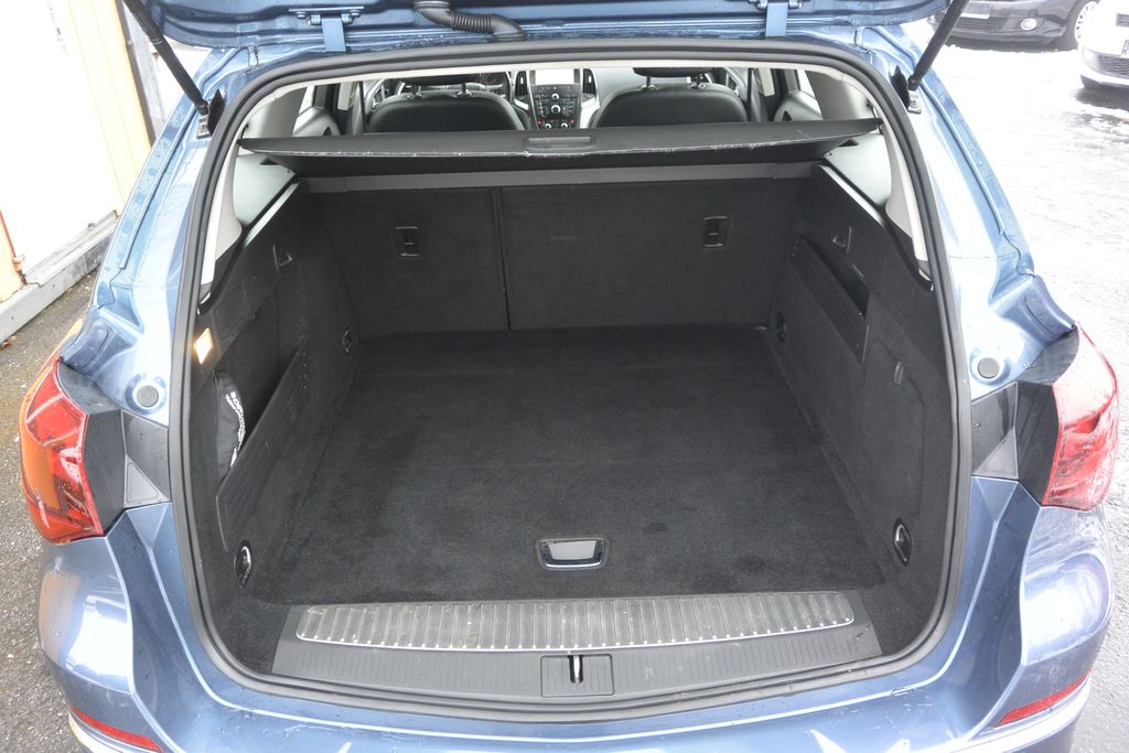 Opel Astra 2.0CDTi 121kW Xenon 121kW