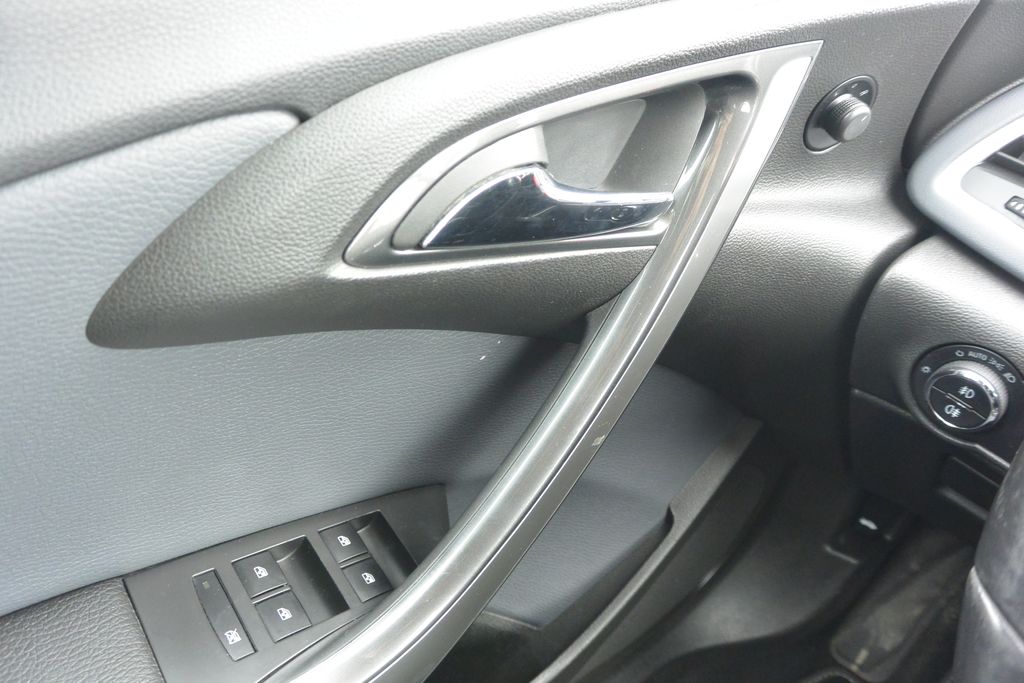 Opel Astra 2.0CDTi 121kW Xenon 121kW