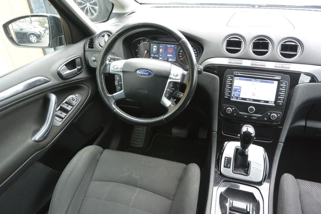 Ford S-Max 2.2TDCi AT Titanium 7míst 147k 147kW