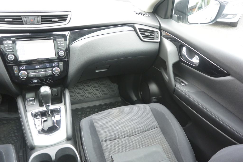 Nissan Qashqai 1,2 DIG-T Tekna Aut. Panorama 85kW