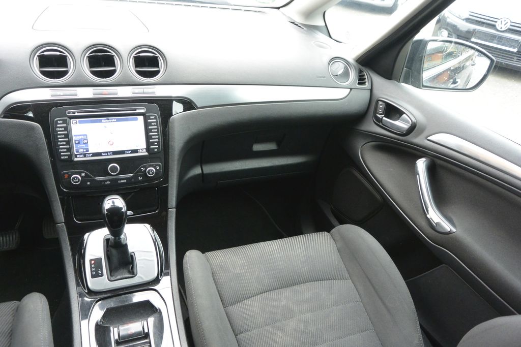 Ford S-Max 2.2TDCi AT Titanium 7míst 147k 147kW