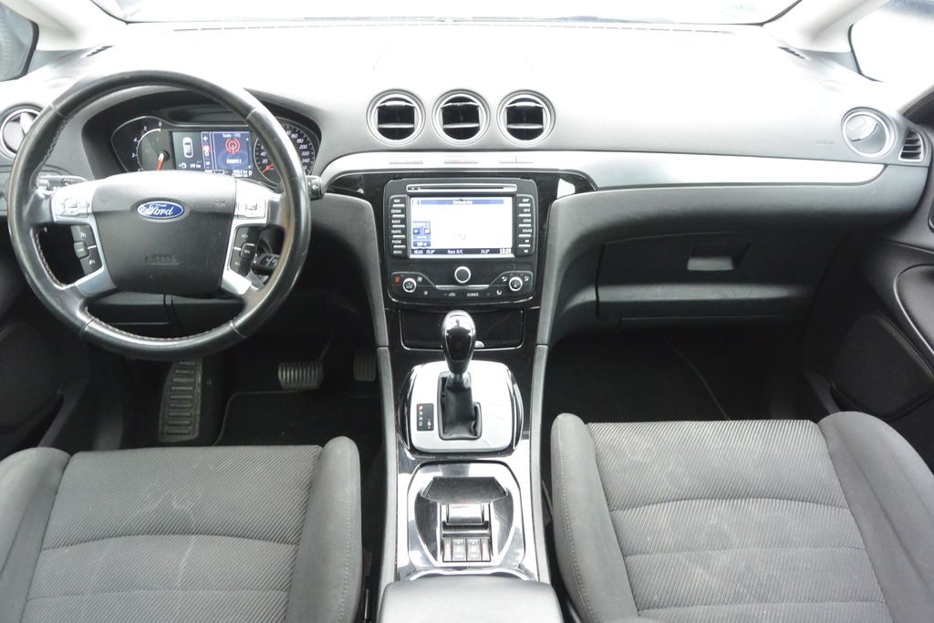 Ford S-Max 2.2TDCi AT Titanium 7míst 147k 147kW