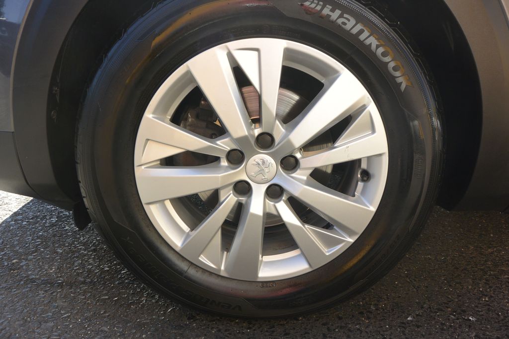 Peugeot 3008 1.2 PureTech 96kW * DPH * 96kW